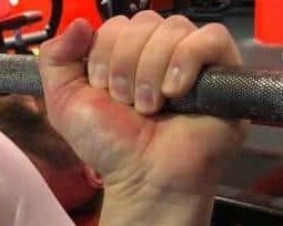 Cuadro de texto: Straight wrist grip.